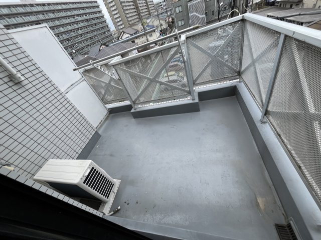 バルコニー　陽当たり良好なバルコニーです