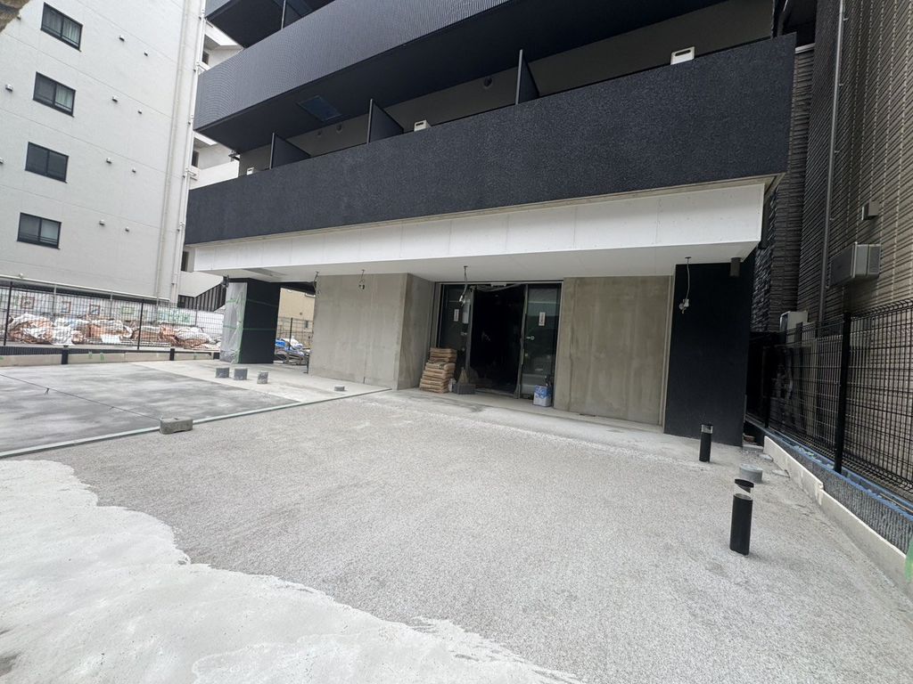 エントランス　駐車場