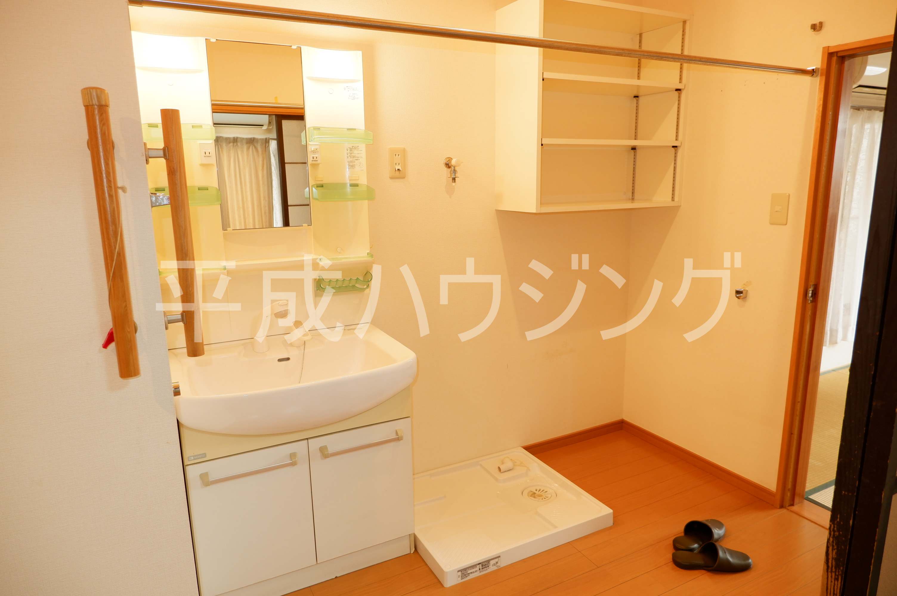 洗面設備　洗面台2ヶ所　こちら2階は洗髪洗面洗面台です