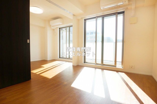 居室・リビング　ゆったりとくつろげる、落ち着きのある居室空間です