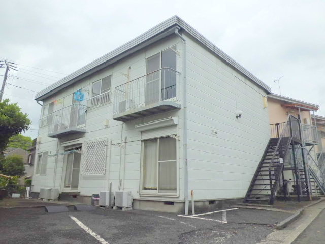 建物外観　南西向き日当り良好