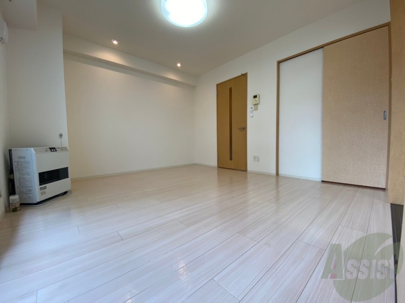 居室・リビング　広くてキレイなお部屋が広がっていて、充実した生活が送れそう。