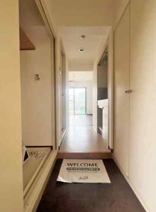 玄関　同物件別部屋参考写真です。