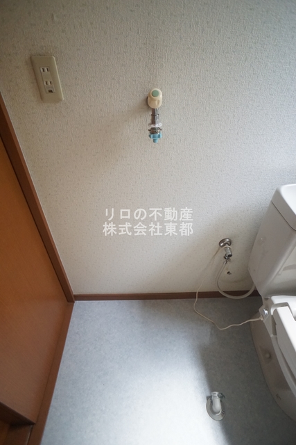 その他　洗濯機置き場は室内にあるので雨に濡れる心配はありません。