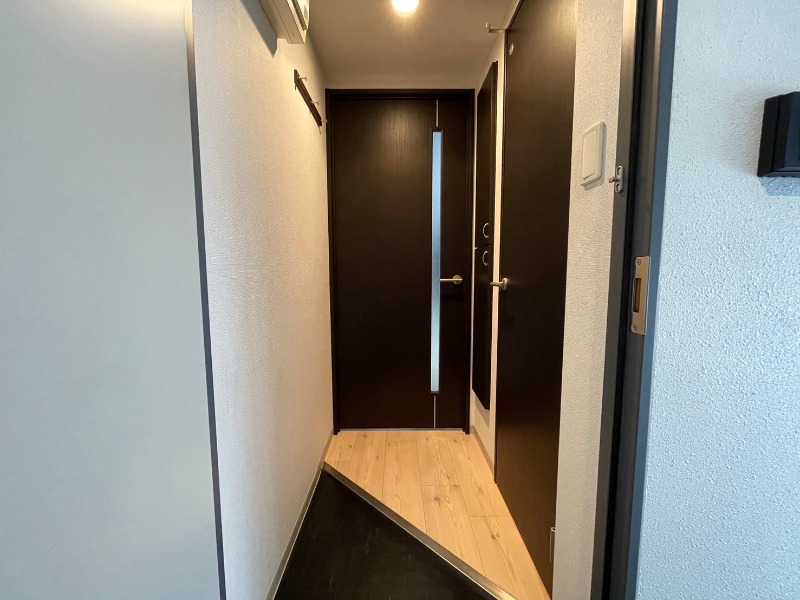 玄関　玄関の様子です。明るい印象ですね。気分もあがりそう。
