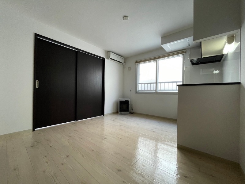 居室・リビング　広くてキレイなお部屋が広がっていて、充実した生活が送れそう。