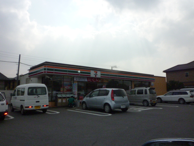 コンビニ　セブンイレブン　戸頭４丁目店（コンビニ）まで735m
