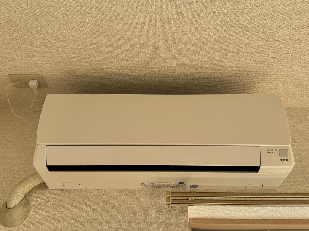 その他設備　リビングに設備でエアコン1台設置済
