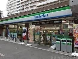 コンビニ　ファミリーマート大今里西一丁目店（コンビニ）まで325m