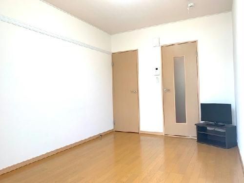 レオパレスボヌール久喜の居間写真