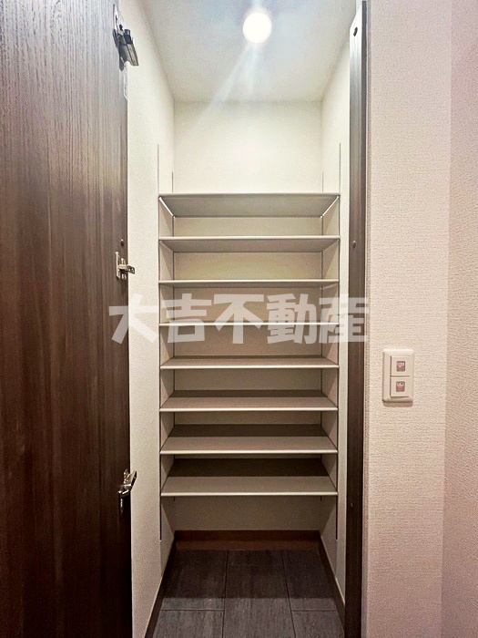 プレミール北長瀬の玄関写真