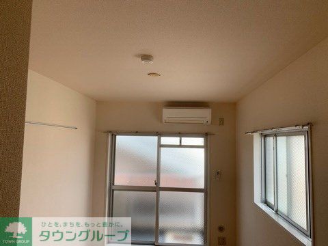 スカイコート綱島第3の居間写真
