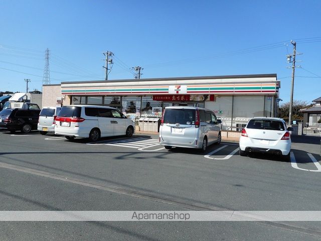 コンビニ　セブンイレブン（コンビニ）まで598m