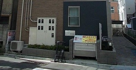西武新宿線 新井薬師前駅 徒歩3分 3階建 築16年の外観写真