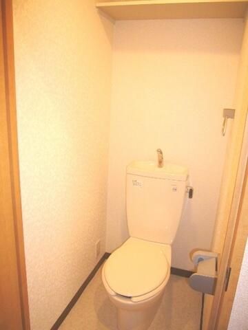 東武東上線 東武練馬駅 徒歩5分 4階建 築24年のトイレ写真