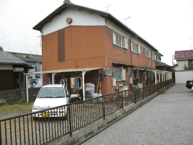 西田アパートの建物外観