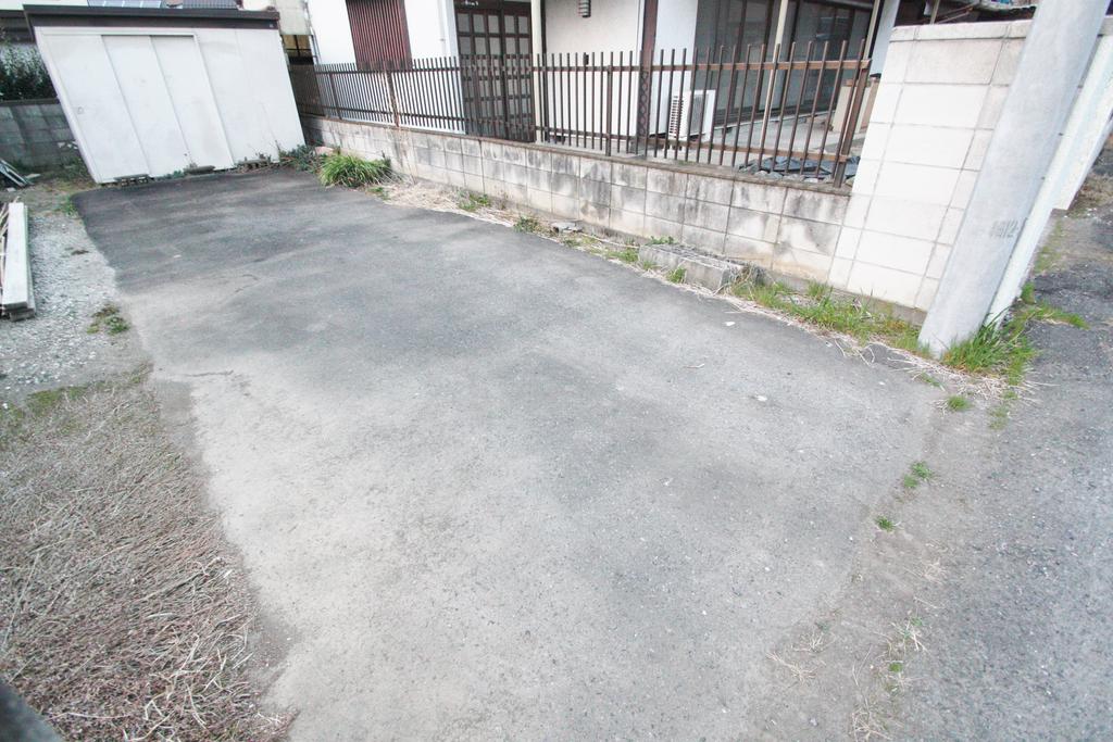 駐車場　駐車場３台付いています♪