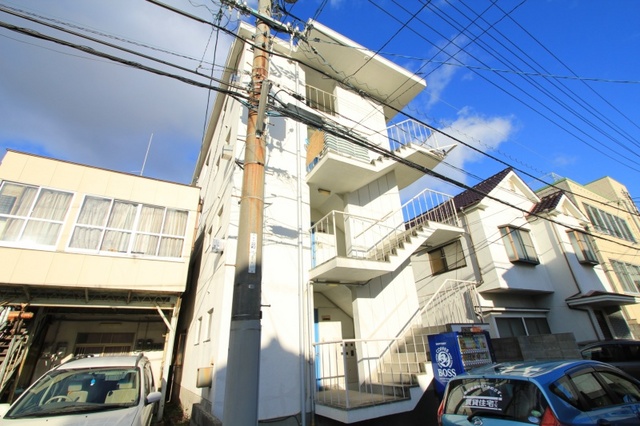 広島市西区観音本町のマンションの建物外観