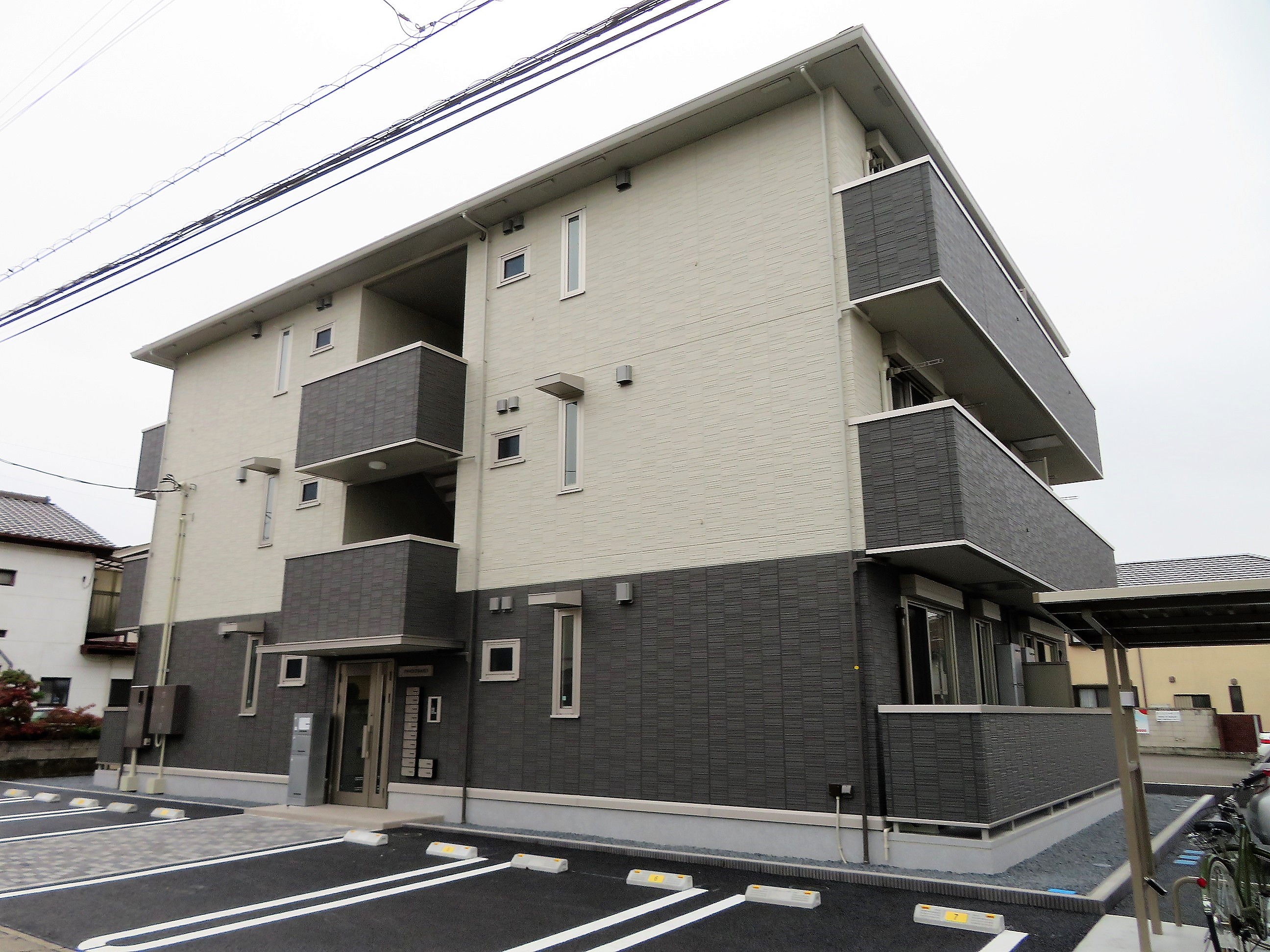 建物外観　小山駅まで徒歩6分です♪大和ハウスのDルームです！
