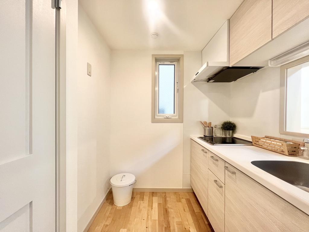 キッチン　現在お住まい中につき写真は別室反転タイプのお部屋です