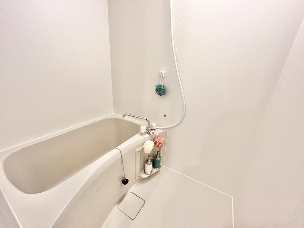 バス・シャワールーム　現在お住まい中につき写真は別室反転タイプのお部屋です