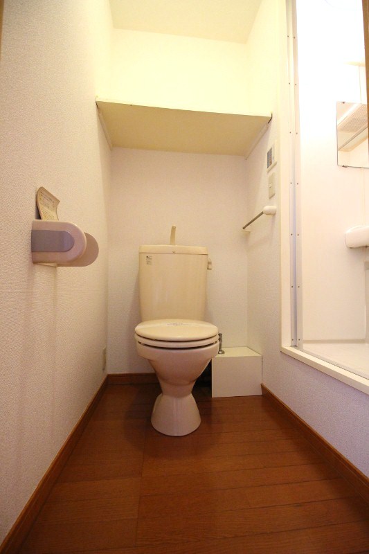 【レオパレスマ　メゾンIIのトイレ】