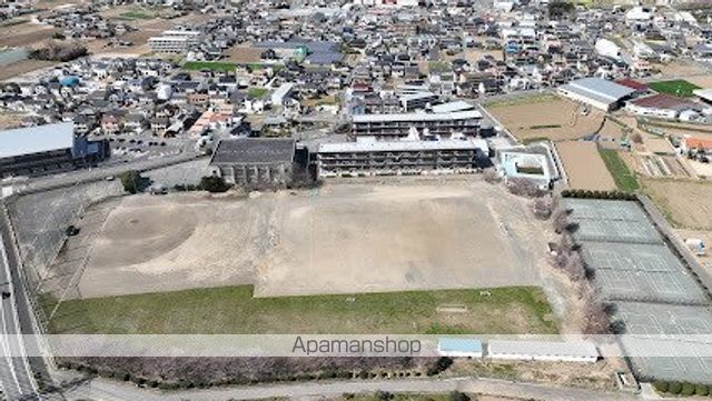 中学校　太田市立尾島中学校（中学校）まで633m