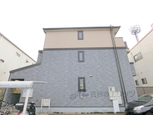 ムーンライト茨木の建物外観
