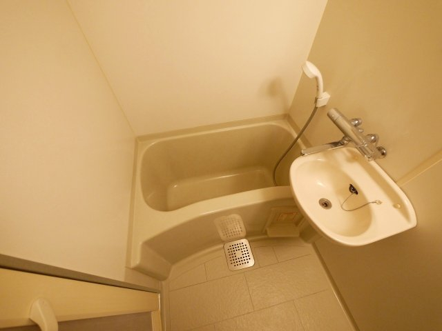 バス・シャワールーム　お風呂です