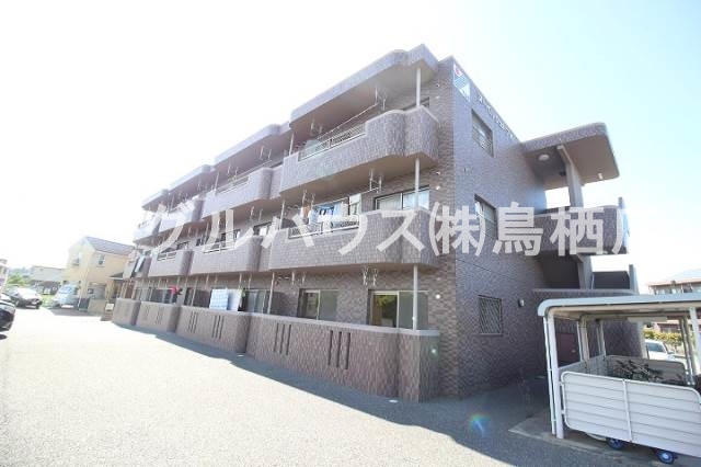 鳥栖市曽根崎町のマンションの建物外観