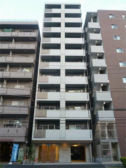 横浜市南区浦舟町のマンションの建物外観