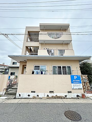 【長谷川マンションの建物外観】