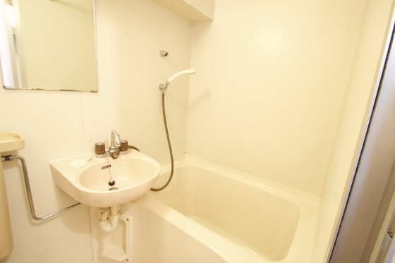 洗面設備　※別部屋の写真です