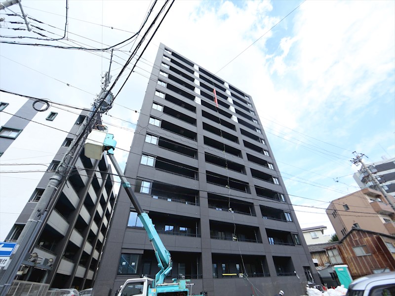 名古屋市中区平和のマンションの建物外観