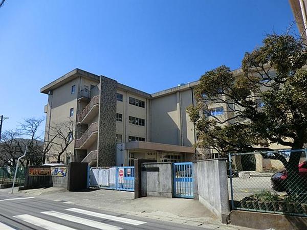 【ジュネスVOL　E棟の小学校】