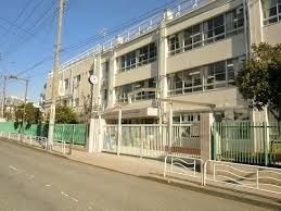 【江東区東砂のマンションの中学校】