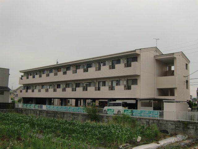 建物外観　静かな環境にあるマンションです。