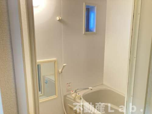 バス・シャワールーム　同物件の同じタイプのお部屋です。