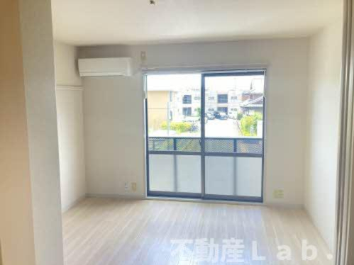 居室・リビング　同物件の同じタイプのお部屋です。