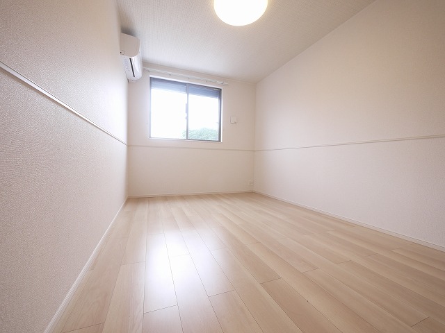 その他部屋・スペース　落ち着いて過ごせるお部屋なので、寝室にいかがでしょうか