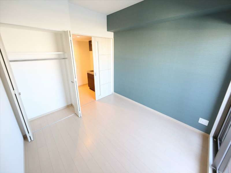 居室・リビング　洋室6.5帖　クローゼット（収納充実してます）