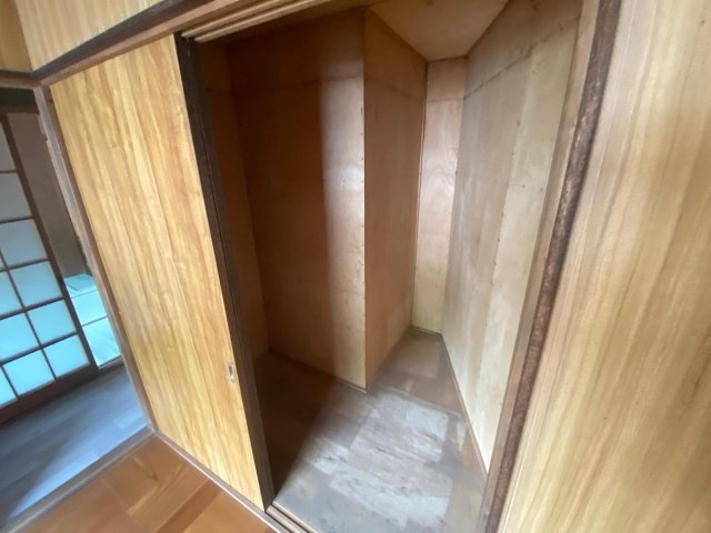 収納　ウォークインで大きな荷物も収納できます！