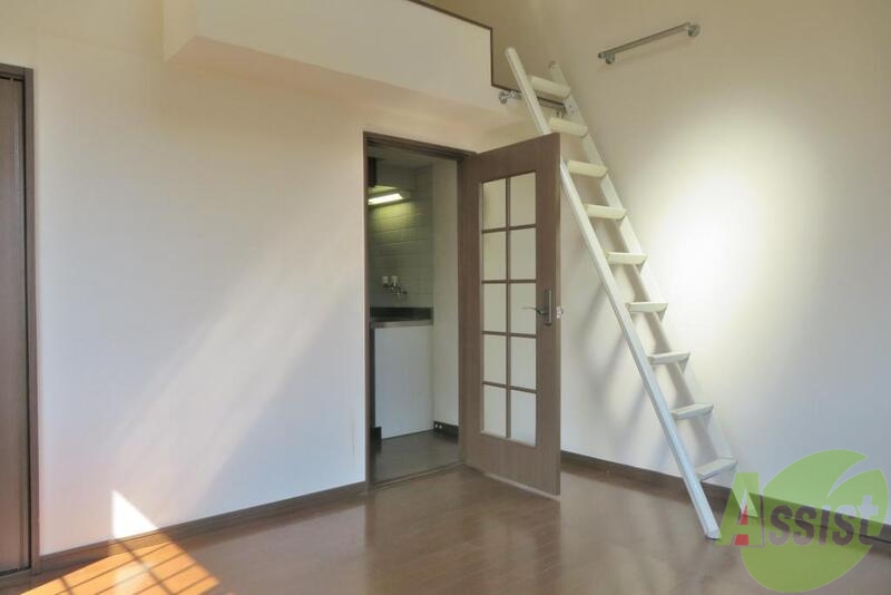 居室・リビング　７帖のリビング、南向きの為陽当り良好です