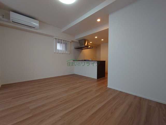 居室・リビング　クレストコート新宿山吹　※同タイプの別部屋写真です