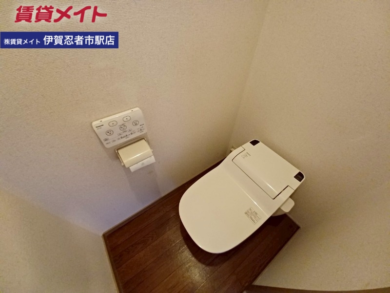 トイレ　同型参考写真