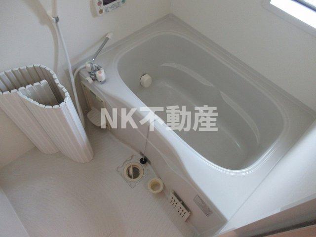 バス・シャワールーム　落ち着いた空間のお風呂です