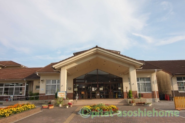 幼稚園・保育園　長浜市立六荘幼稚園（幼稚園・保育園）まで274m