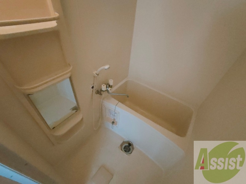 バス・シャワールーム　お風呂になります。一日の疲れを癒してくださいね。