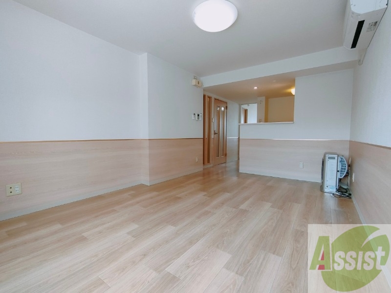 居室・リビング　広々としたリビングですね。使い勝手がよさそうですね！