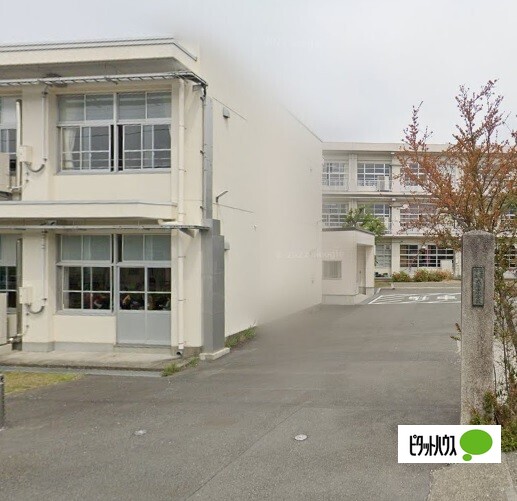 小学校　富士宮市立大富士小学校（小学校）まで1914m
